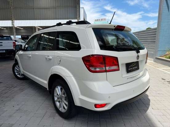FIAT-FREEMONT-2014