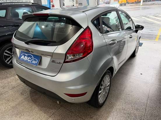 FORD-FIESTA-1.6 TITANIUM HATCH 16V FLEX 4P POWERSHIFT FORD-FIESTA-2015