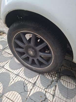 FORD-KA-2001
