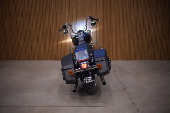 HARLEY-DAVIDSON-ROAD KING CLASSIC-2013