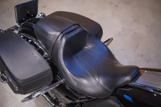 HARLEY-DAVIDSON-ROAD KING CLASSIC-2013