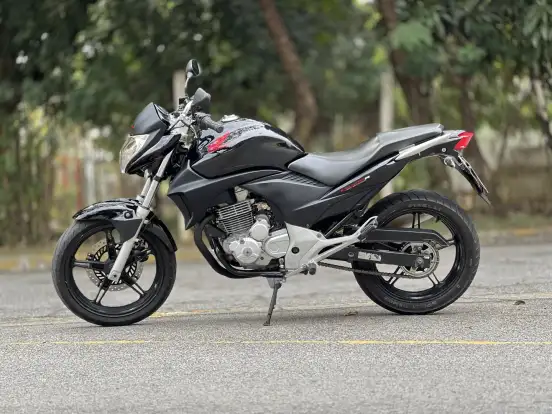 HONDA-CB 300R HONDA-CB 300R-2011