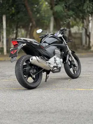 HONDA-CB 300R-2011