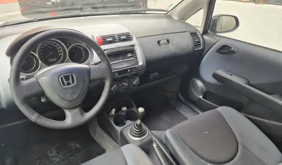 HONDA-FIT-2006