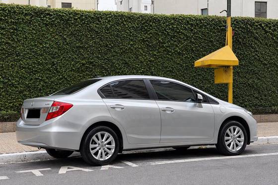 HONDA CIVIC 1.8 LXS 16V FLEX 4P AUTOMÁTICO