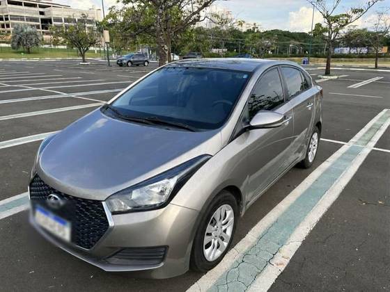 HYUNDAI HB20S 1.0 COMFORT PLUS 12V FLEX 4P MANUAL