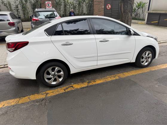 HYUNDAI HB20S 1.6 PREMIUM 16V FLEX 4P AUTOMÁTICO