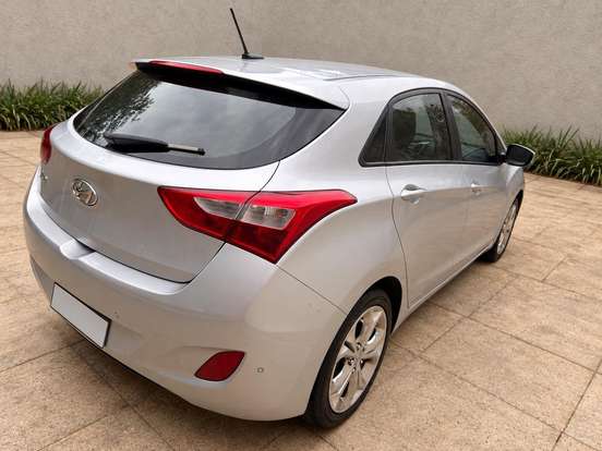 HYUNDAI-I30-1.8 MPI 16V GASOLINA 4P AUTOMATICO HYUNDAI-I30-2014