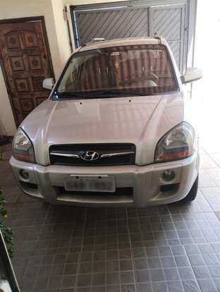 HYUNDAI-TUCSON-2.0 MPFI GLS 16V 143CV 2WD GASOLINA 4P AUTOMÁTICO HYUNDAI-TUCSON-2011