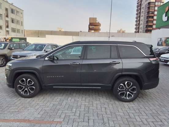 JEEP-COMMANDER-2024