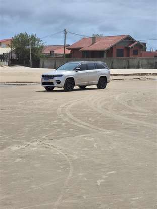JEEP-COMMANDER-2024