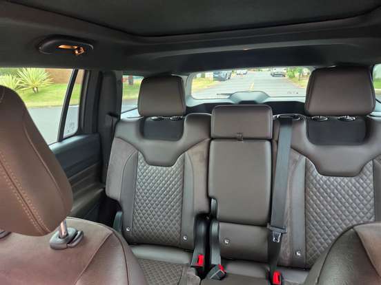 JEEP-COMMANDER-2.0 TD380 TURBO DIESEL OVERLAND AT9 JEEP-COMMANDER-2024