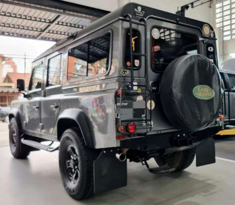 LAND ROVER-DEFENDER-2009