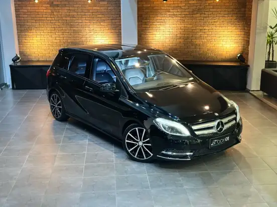 MERCEDES-BENZ-B 200-1.6 SPORT TURBO GASOLINA 4P AUTOMÁTICO MERCEDES-BENZ-B 200-2014