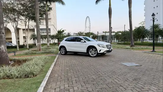 MERCEDES-BENZ-GLA 200-2015