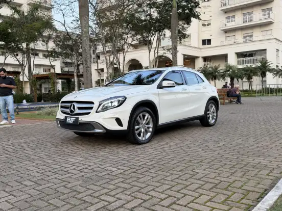 MERCEDES-BENZ-GLA 200-1.6 CGI ADVANCE 16V TURBO FLEX 4P AUTOMÁTICO MERCEDES-BENZ-GLA 200-2015