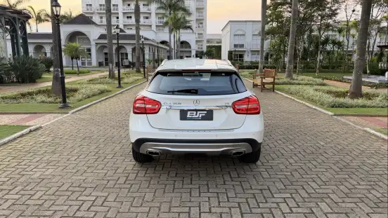 MERCEDES-BENZ-GLA 200-2015