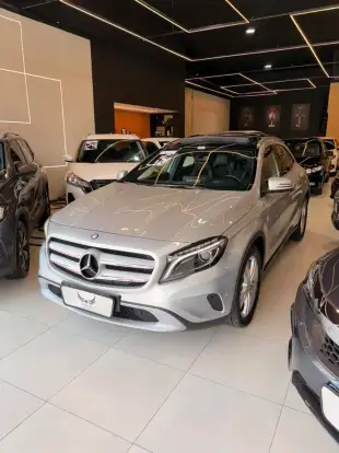 MERCEDES-BENZ-GLA 200-2014