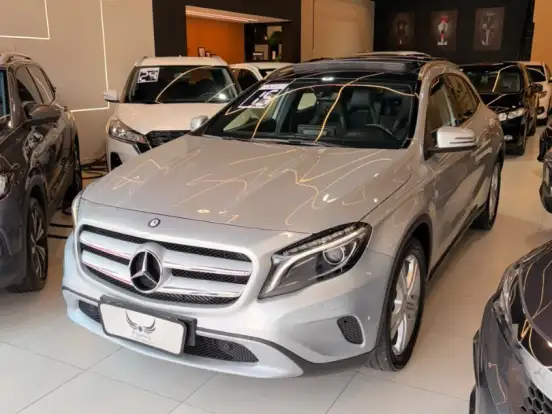 MERCEDES-BENZ-GLA 200-1.6 CGI VISION 16V TURBO GASOLINA 4P AUTOMÁTICO MERCEDES-BENZ-GLA 200-2014