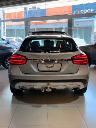 MERCEDES-BENZ-GLA 200-2014