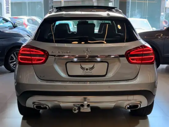 MERCEDES-BENZ-GLA 200-1.6 CGI VISION 16V TURBO GASOLINA 4P AUTOMÁTICO MERCEDES-BENZ-GLA 200-2014