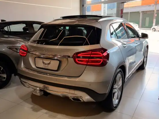 MERCEDES-BENZ-GLA 200-1.6 CGI VISION 16V TURBO GASOLINA 4P AUTOMÁTICO MERCEDES-BENZ-GLA 200-2014