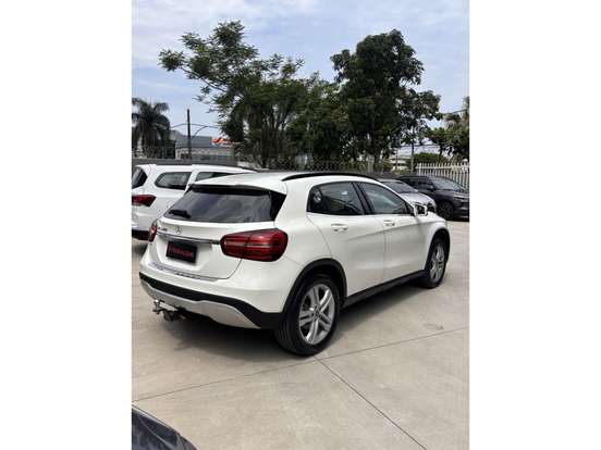 MERCEDES-BENZ-GLA 200-2019