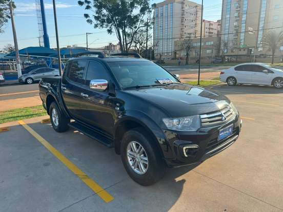 MITSUBISHI-L200 TRITON-3.5 HPE 4X4 CD V6 24V FLEX 4P AUTOMÁTICO MITSUBISHI-L200 TRITON-2015