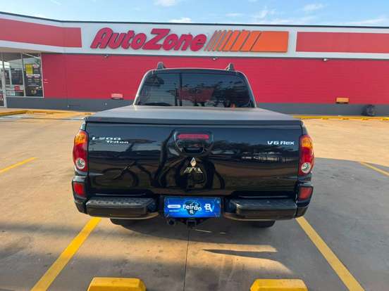 MITSUBISHI-L200 TRITON-3.5 HPE 4X4 CD V6 24V FLEX 4P AUTOMÁTICO MITSUBISHI-L200 TRITON-2015
