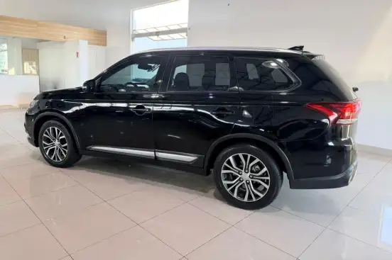 MITSUBISHI-OUTLANDER-2017