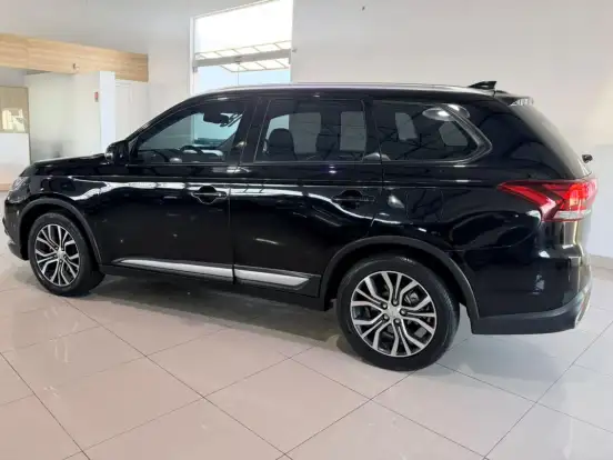 MITSUBISHI-OUTLANDER-2.0 16V GASOLINA 4P AUTOMÁTICO MITSUBISHI-OUTLANDER-2017