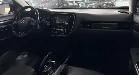 MITSUBISHI-OUTLANDER-2017