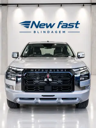 MITSUBISHI TRITON 2.4 BITURBO DIESEL CD HPE 4X4 AUTOMÁTICO