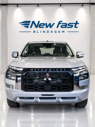MITSUBISHI-TRITON-2026