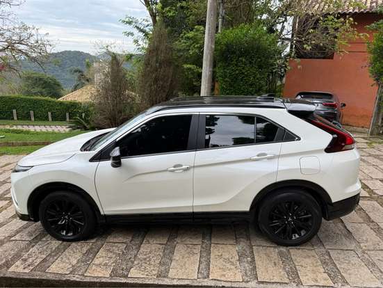 MITSUBISHI-ECLIPSE CROSS-2024
