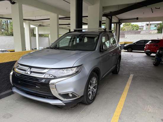 MITSUBISHI-OUTLANDER-2016