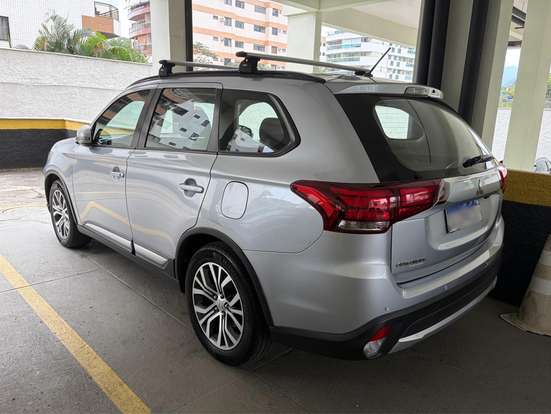 MITSUBISHI-OUTLANDER-2016