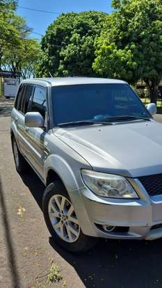 MITSUBISHI-PAJERO-2010