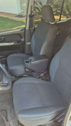 MITSUBISHI-PAJERO-2010