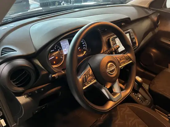 NISSAN-KICKS PLAY-2025