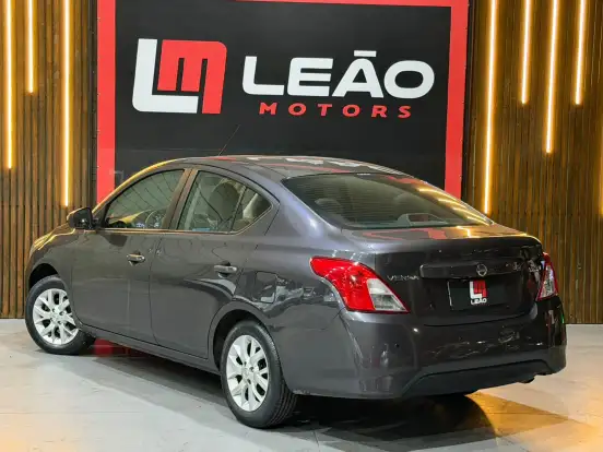 NISSAN-VERSA-2018
