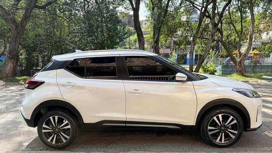 NISSAN-KICKS PLAY-2025
