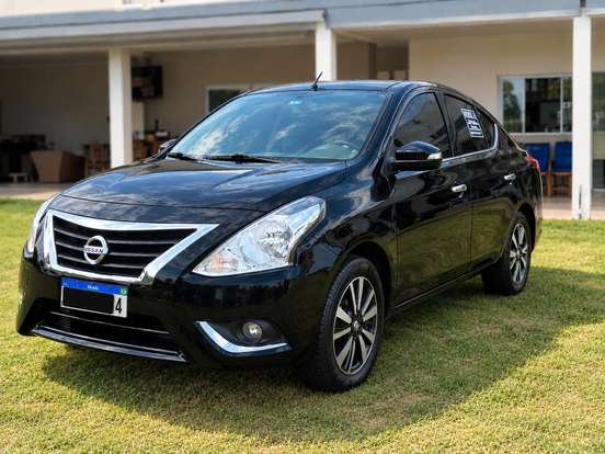 NISSAN-VERSA-2019