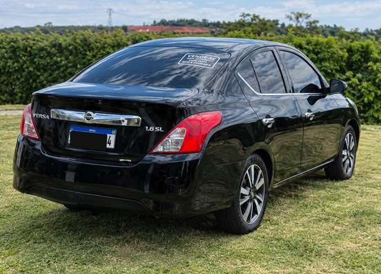 NISSAN-VERSA-2019
