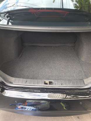 NISSAN-VERSA-2019