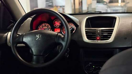PEUGEOT-207-2011
