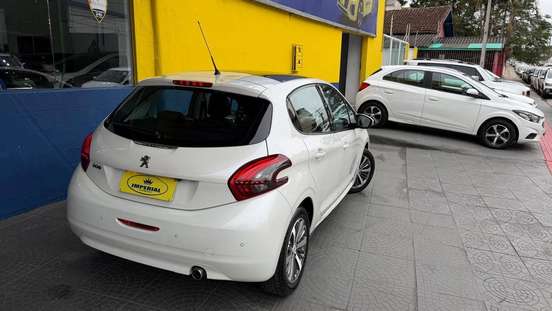 PEUGEOT-208-1.6 GRIFFE 16V FLEX 4P AUTOMÁTICO PEUGEOT-208-2018