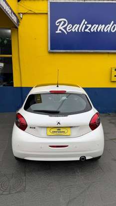 PEUGEOT-208-2018