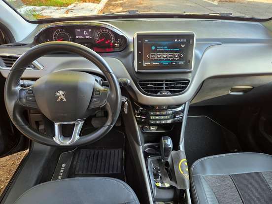 PEUGEOT-2008-2021