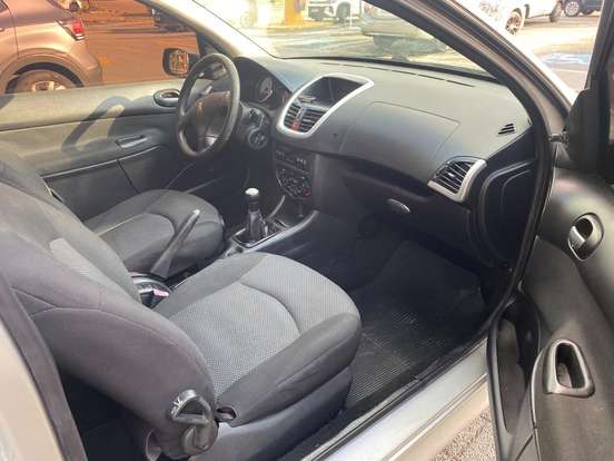 PEUGEOT-207-2012